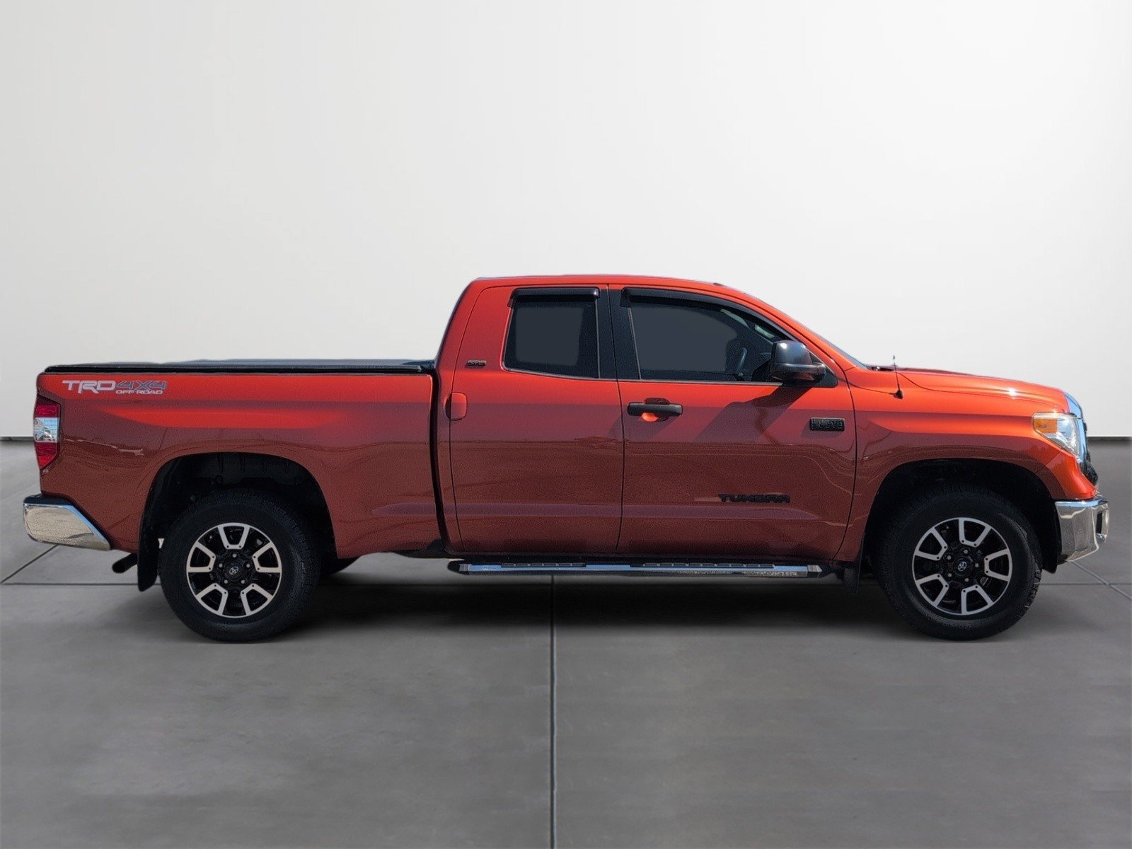 Used 2016 Toyota Tundra SR5 w/ TRD Off Road Package AWD/4WD image 6