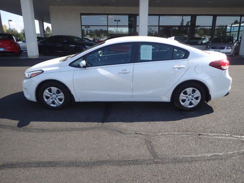 Used 2017 Kia Forte LX w/ LX Popular Package FWD image 2