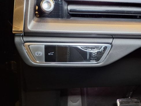 New 2027 Cadillac Vistiq Luxury AWD/4WD image 17