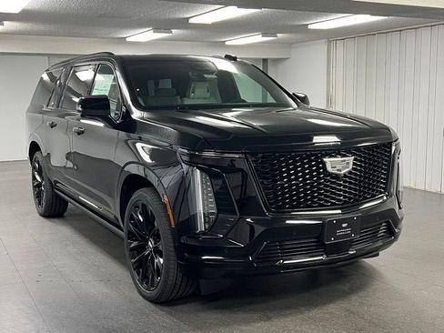 New 2026 Cadillac Escalade ESV Platinum Sport w/ LPO, ONYX Package AWD/4WD image 7