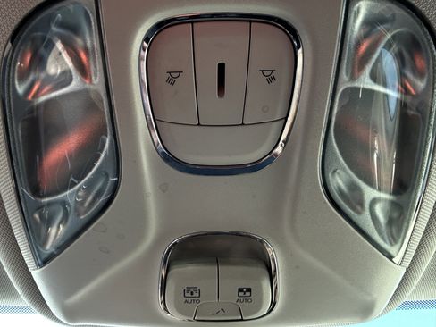 Used 2020 Jeep Compass Latitude AWD/4WD image 37
