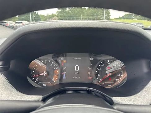 Used 2024 Jeep Compass Latitude AWD/4WD image 10