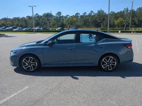 New 2025 Nissan Sentra SR w/ SR Premium Package FWD image 8