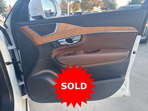 Certified 2023 Volvo XC90 B6 Plus image 12