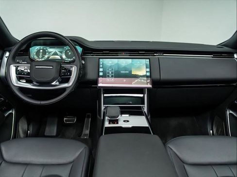 New 2025 Land Rover Range Rover Long Wheelbase Autobiography image 19