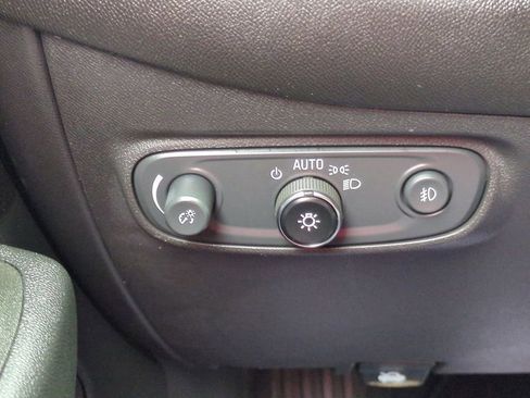 Used 2021 Chevrolet Equinox LT AWD/4WD image 18