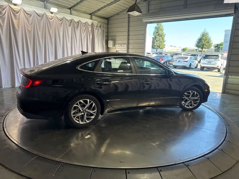 Used 2023 Hyundai Sonata SEL w/ Convenience Package FWD image 4
