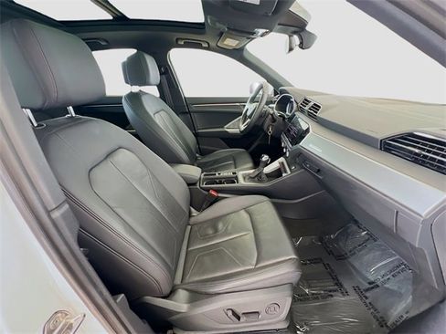 Used 2025 Audi Q3 2.0T Premium image 27