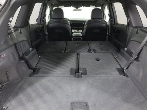 Used 2025 Audi Q7 3.0T Prestige w/ Prestige Package image 27