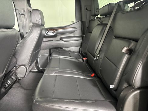 Used 2025 GMC Sierra 1500 SLT AWD/4WD image 25