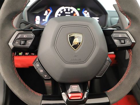 Used 2022 Lamborghini Huracan EVO image 22