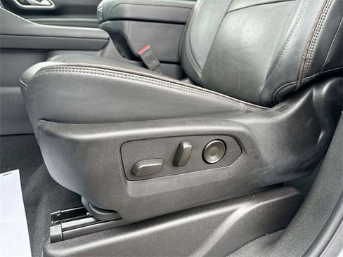 Used 2024 Chevrolet Tahoe High Country w/ Advanced Technology Package image 12