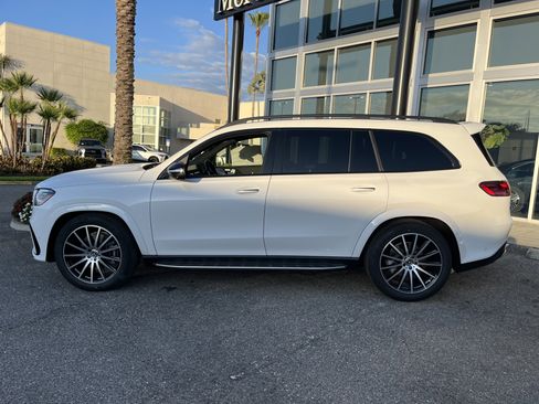 New 2026 Mercedes-Benz GLS 580 4MATIC image 3