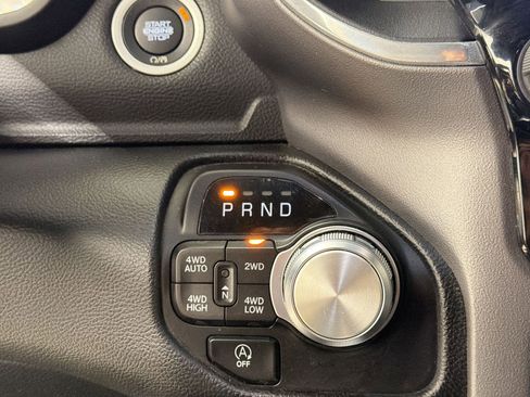 Used 2022 RAM 1500 Laramie AWD/4WD image 17