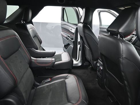 Used 2022 Ford Explorer ST-Line RWD image 24