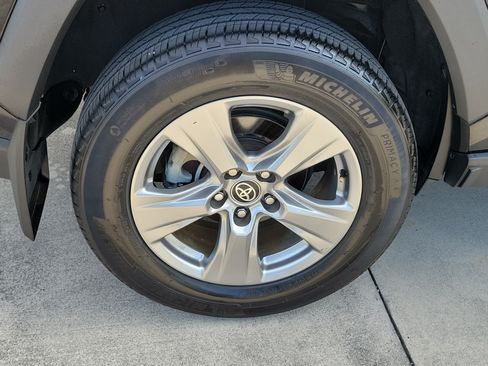 Certified 2024 Toyota RAV4 XLE w/ Convenience Package FWD image 8