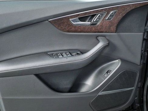 Used 2023 Audi Q8 Premium Plus w/ Premium Plus Package image 6