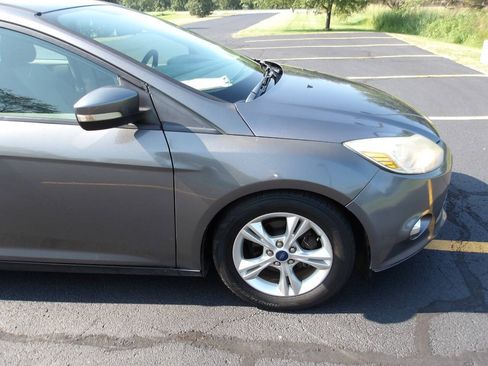 Used 2014 Ford Focus SE FWD image 27