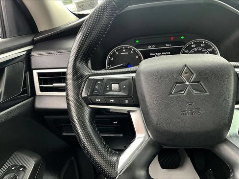 Used 2023 Mitsubishi Outlander SE AWD/4WD image 13