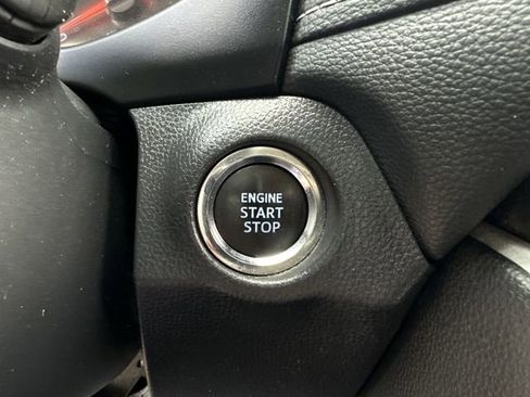 Used 2020 Toyota RAV4 XLE Premium FWD image 25