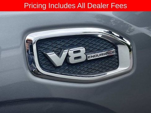 Used 2017 Nissan Titan SV RWD image 4