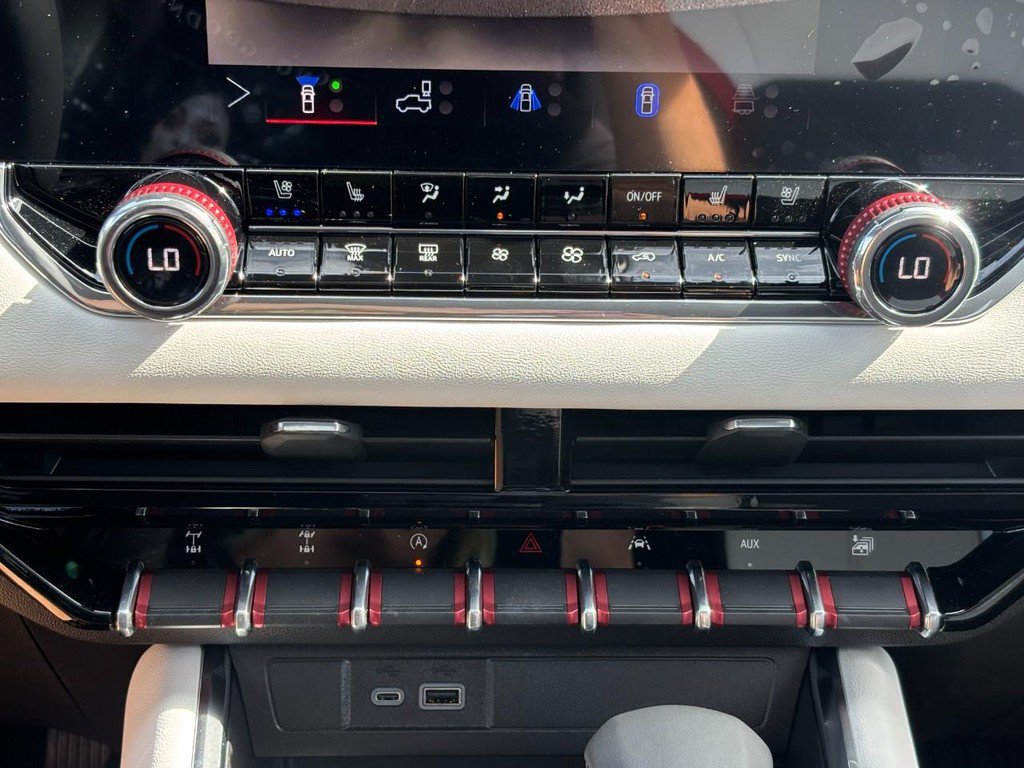 New 2026 GMC Canyon AT4X w/ LPO, Black Badging Package AWD/4WD image 18