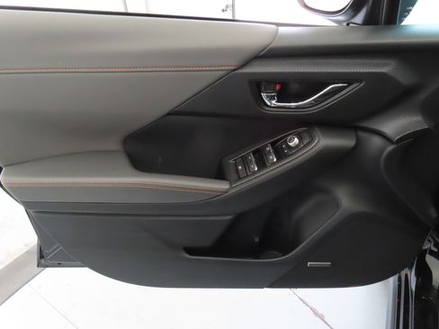 Used 2025 Subaru Crosstrek 2.5i Limited w/ Crosstrek Mirror Package AWD/4WD image 10