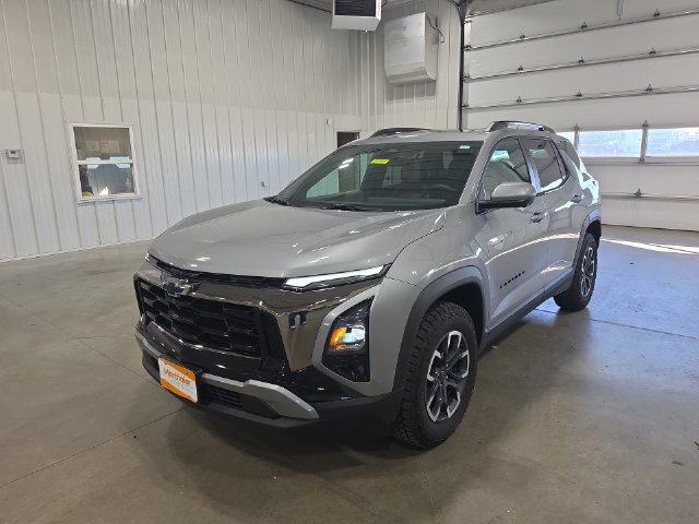 Used 2025 Chevrolet Equinox ACTIV w/ Safety and Technology Package AWD/4WD image 4