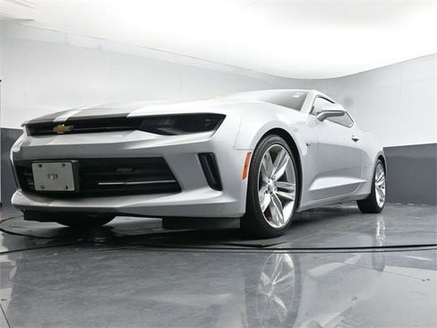 Used 2018 Chevrolet Camaro LT w/ RS Package image 29