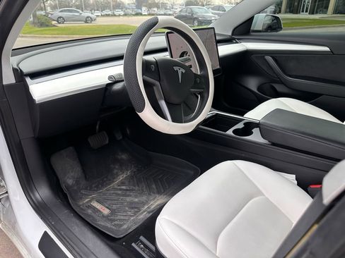 Used 2021 Tesla Model 3 Standard Range Plus image 24