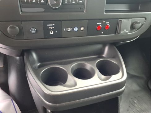 Used 2015 Chevrolet Express 2500 RWD image 12