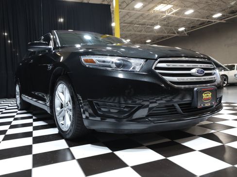 Used 2013 Ford Taurus SEL FWD image 14
