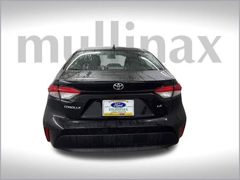 Used 2024 Toyota Corolla LE image 6