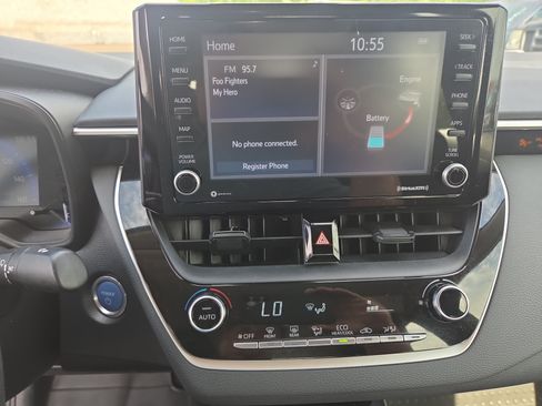 Used 2022 Toyota Corolla LE FWD image 21
