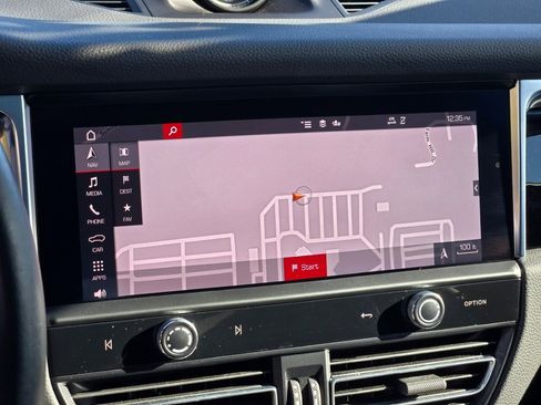 Used 2024 Porsche Macan image 22