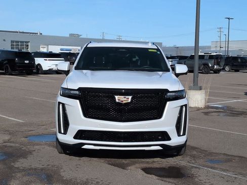 Used 2023 Cadillac Escalade V w/ Heavy-Duty Trailer Package image 9