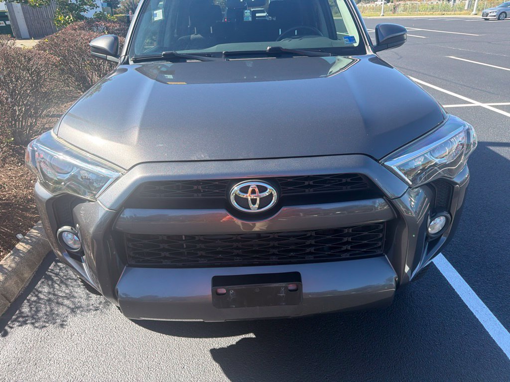 Used 2018 Toyota 4Runner SR5 AWD/4WD image 8