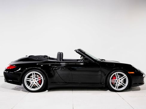 Used 2010 Porsche 911 Carrera 4S AWD/4WD image 2