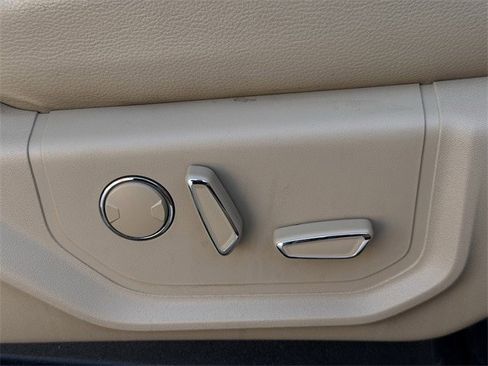 Used 2016 Ford F150 Lariat image 33