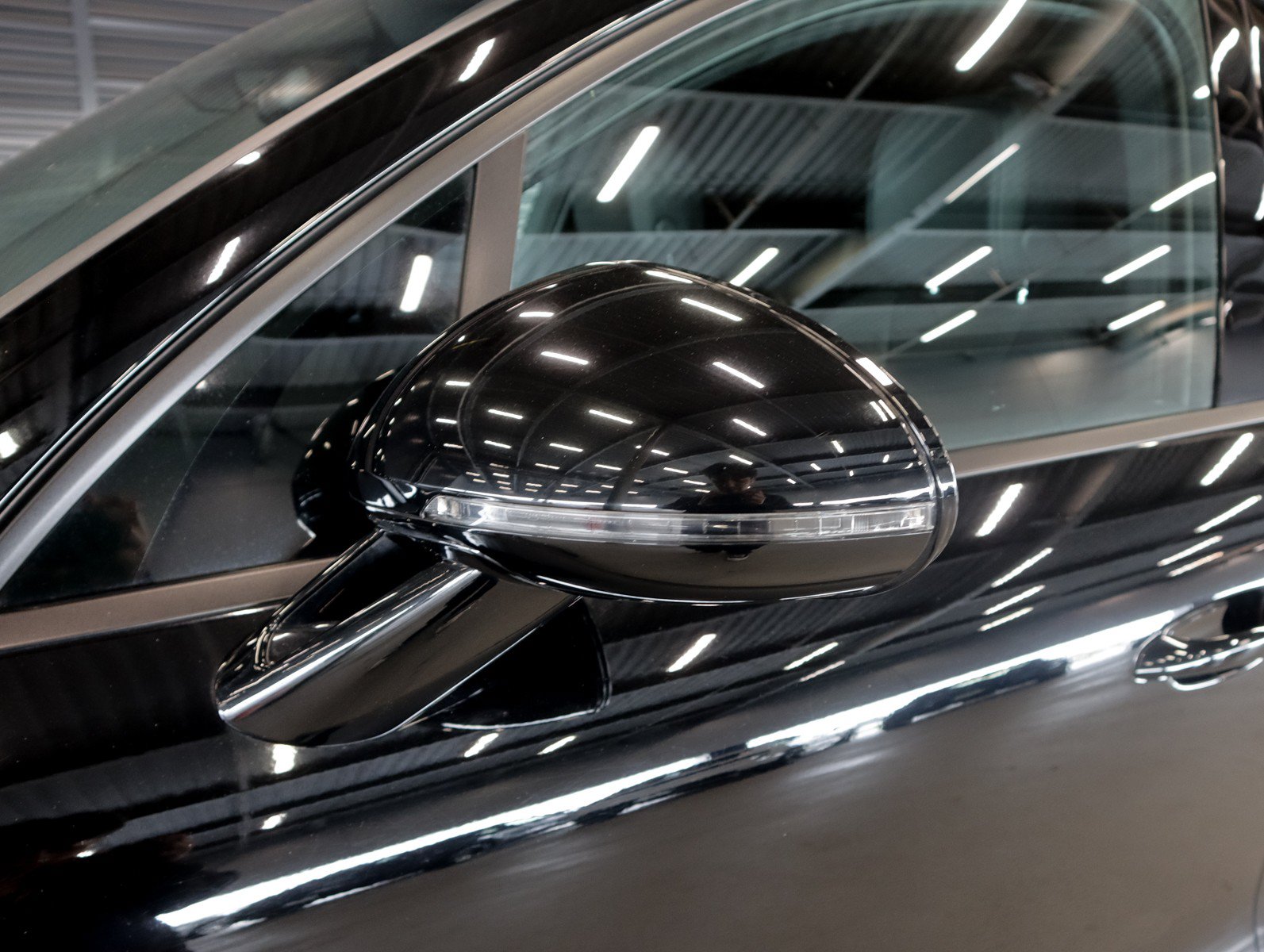Certified 2023 Porsche Macan AWD/4WD image 29