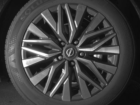 Used 2025 Nissan Altima 2.5 SV FWD image 13