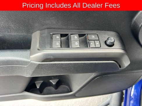 Used 2022 Toyota Tacoma TRD Off-Road AWD/4WD image 4