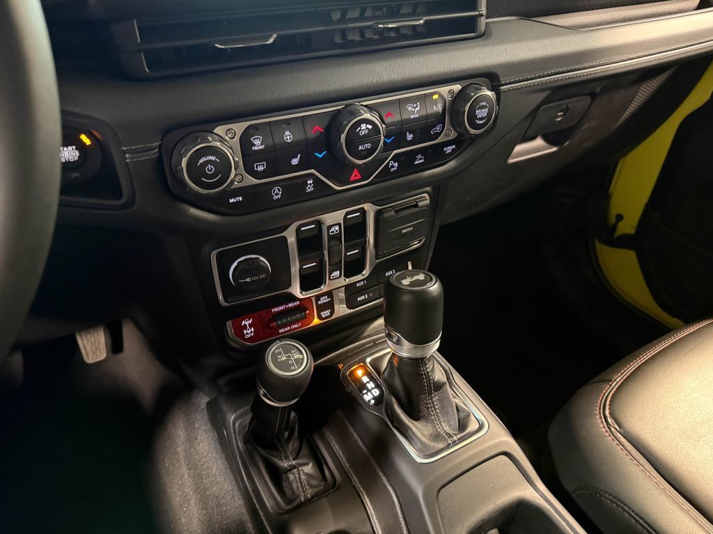 Used 2024 Jeep Wrangler Unlimited Rubicon AWD/4WD image 82