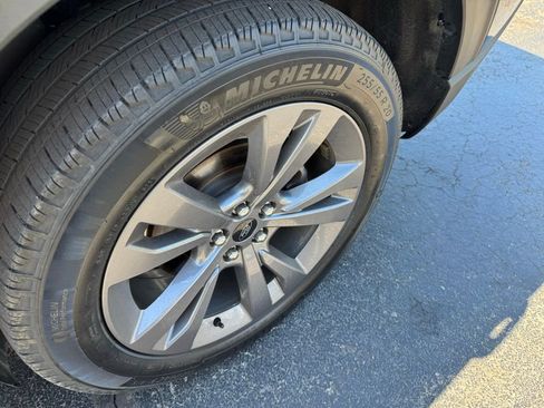 Used 2023 Ford Explorer XLT w/ Equipment Group 202A image 10