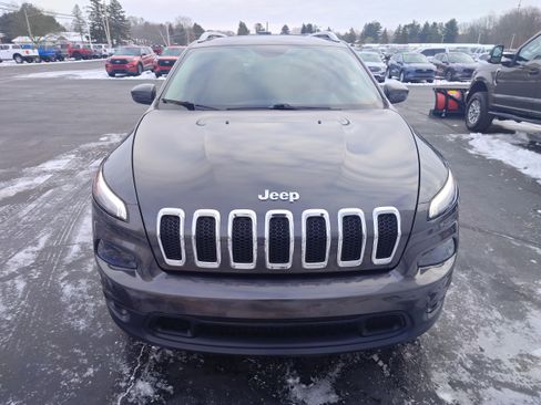 Used 2016 Jeep Cherokee Latitude w/ Cold Weather Group image 2