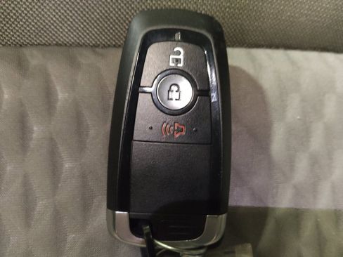 Used 2020 Ford Escape SE FWD image 32