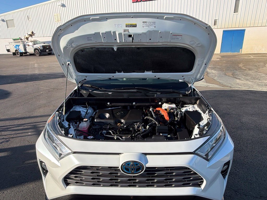 Used 2019 Toyota RAV4 XSE w/ XSE Weather Package AWD/4WD image 18