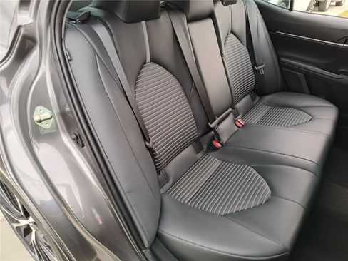 Used 2019 Toyota Camry SE image 22