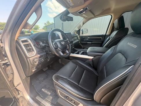 Used 2019 RAM 1500 Laramie AWD/4WD image 10