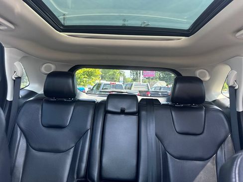 Used 2019 Ford Edge Titanium w/ Equipment Group 301A AWD/4WD image 43